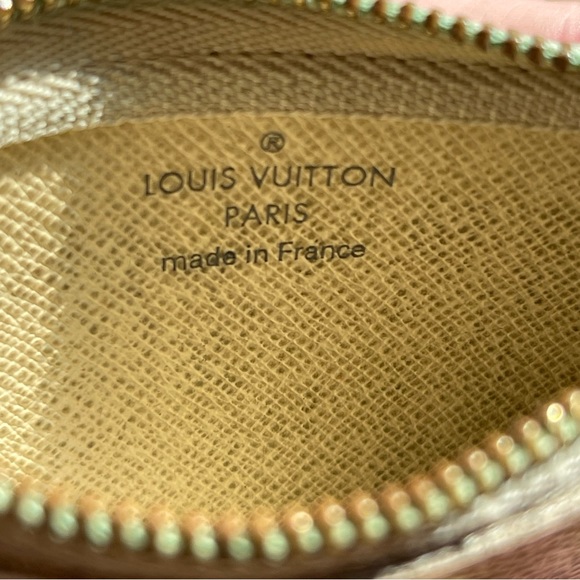Louis Vuitton Key Pouch - Picture 6 of 7